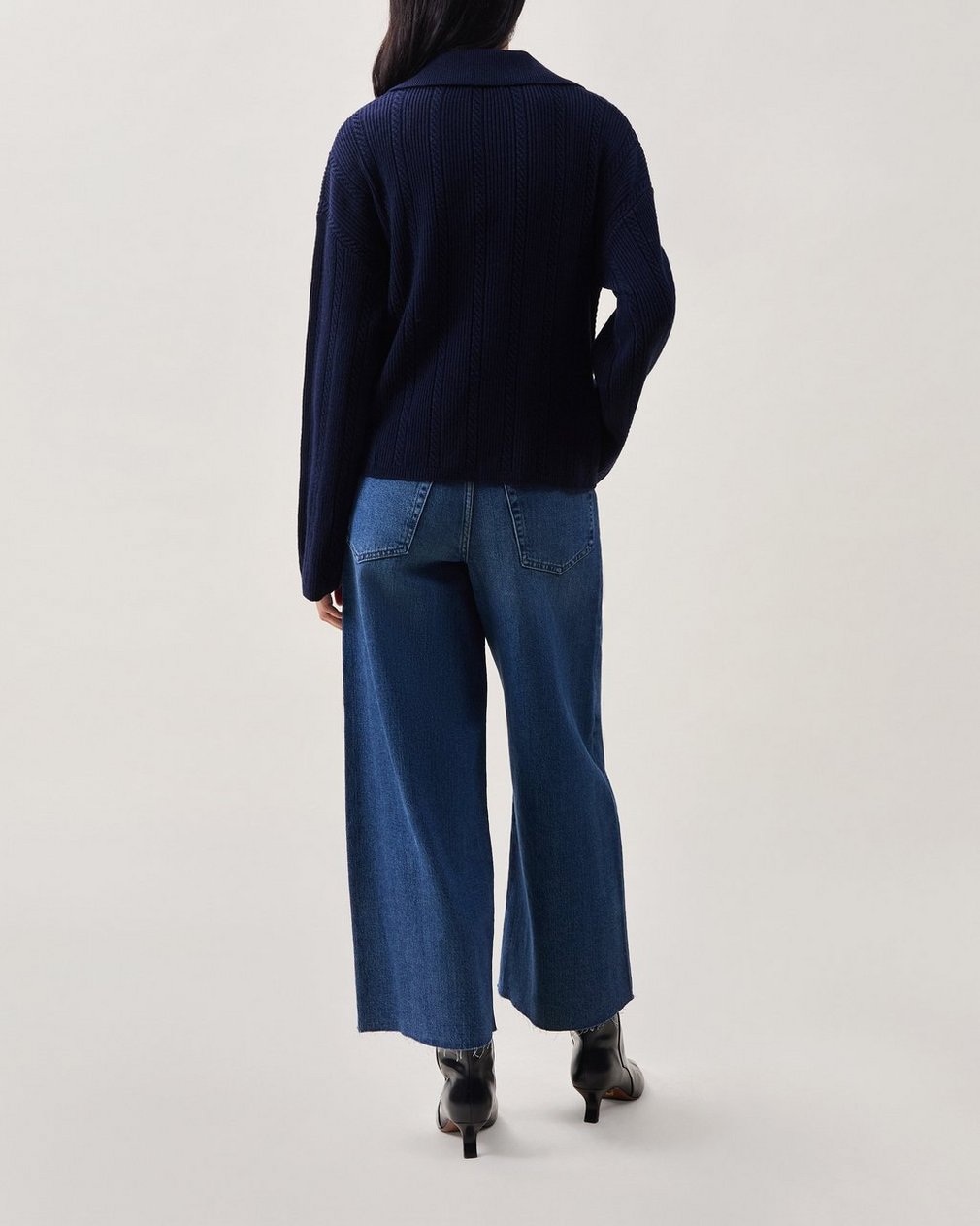 Cynthia Cardigan - Salute - Image 2