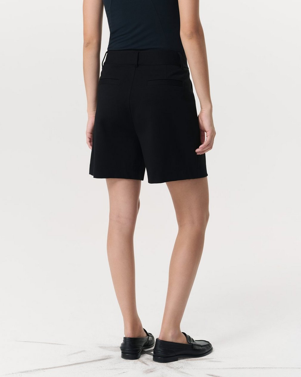 Irina Wide-Leg Shorts - Black - Image 5