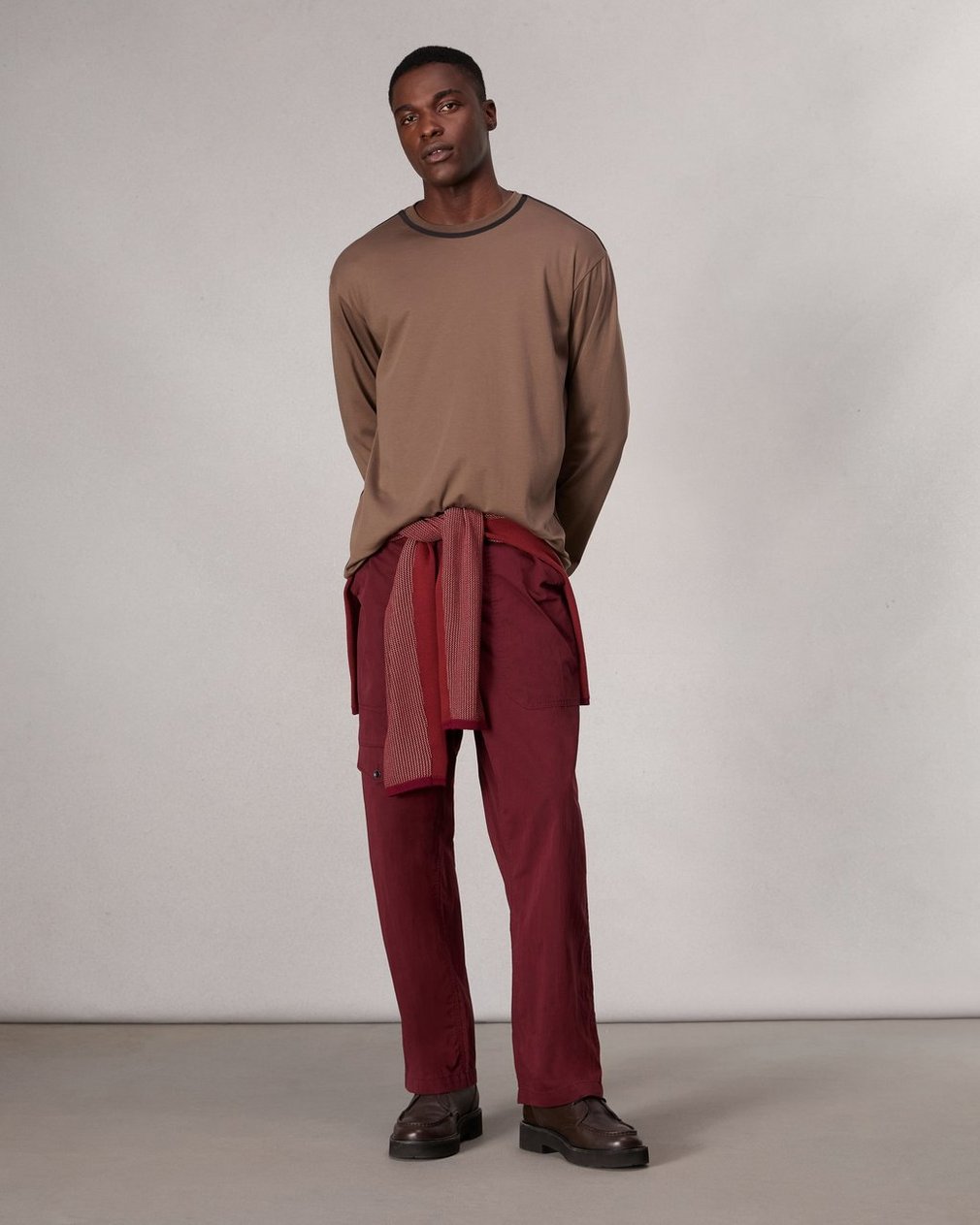 Relaxed Fit Contrast-Trim Cotton Tee - Brown - Image 2